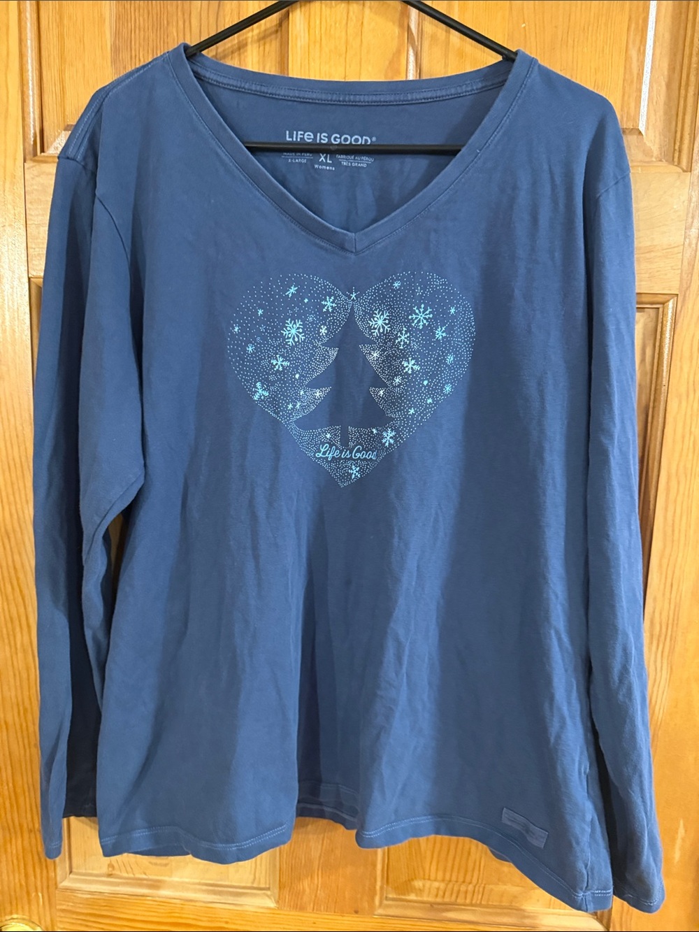 Life is good women’s crusher holiday long sleeve tee size xlarge .